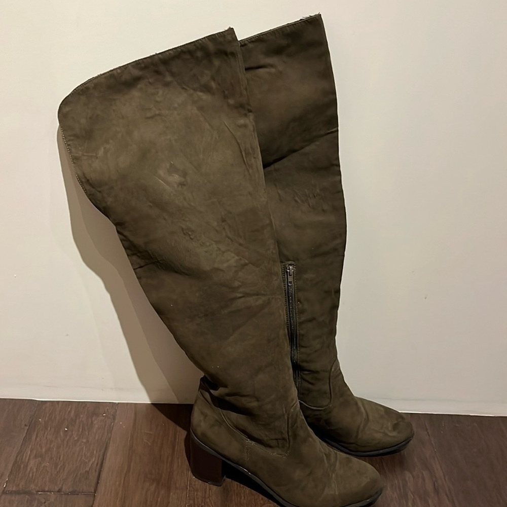 Women’s JustFab Over The Knee Boots, olive green alle WC size 11 zipper